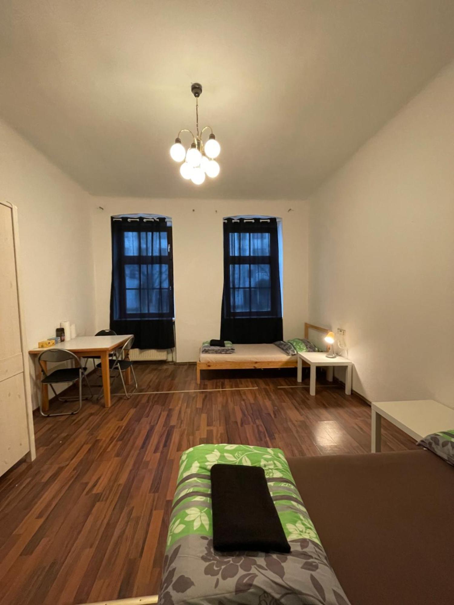 U6 Schoepfwerk Hostel 11 Вена Экстерьер фото